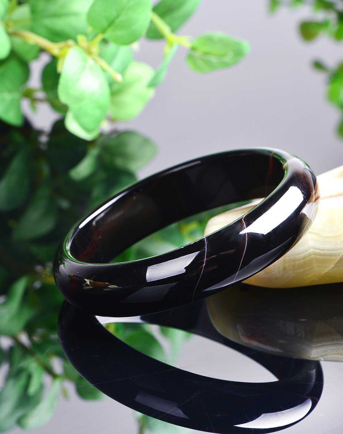 富贵转运黑玛瑙时尚手镯附证书