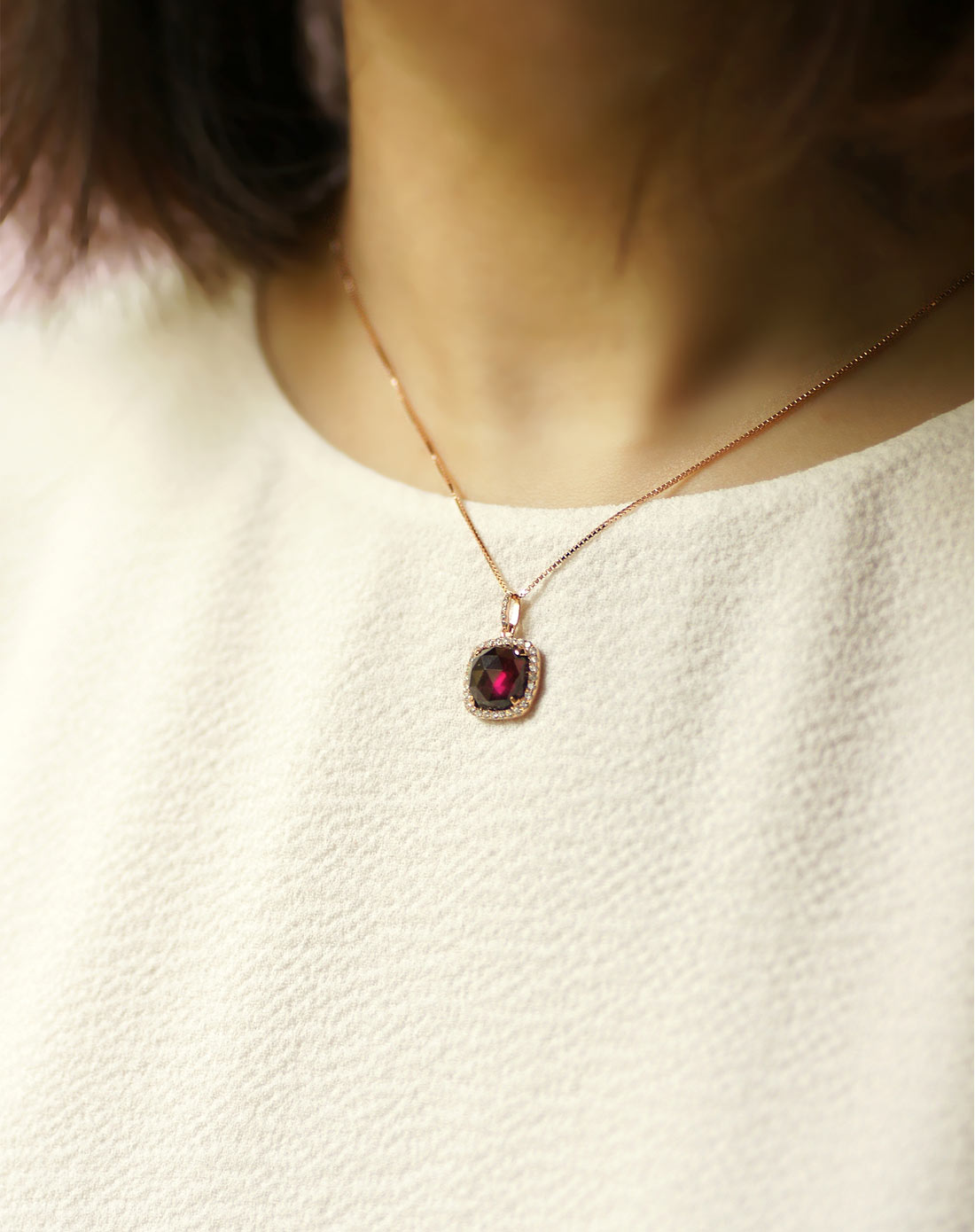 s925镀18k金9mm石榴石方形吊坠