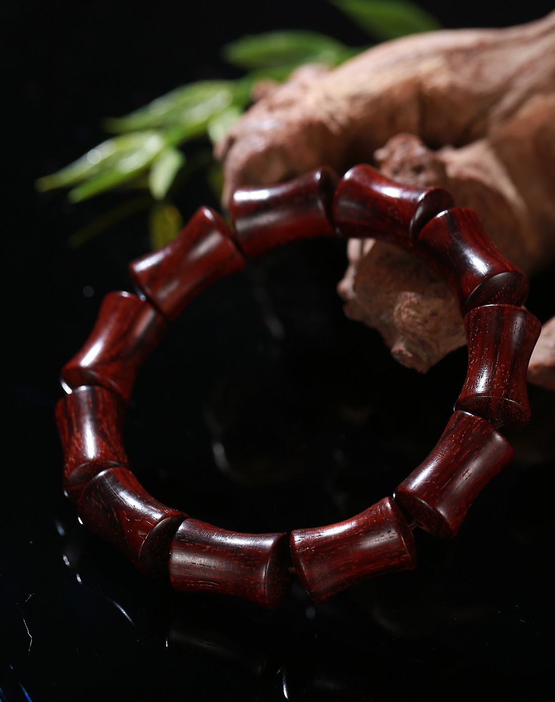 19*12mm枕形牛毛纹小叶紫檀手串