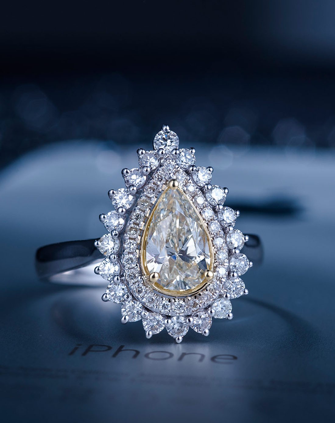 18k金1.59克拉水滴形钻石女戒指-围爱