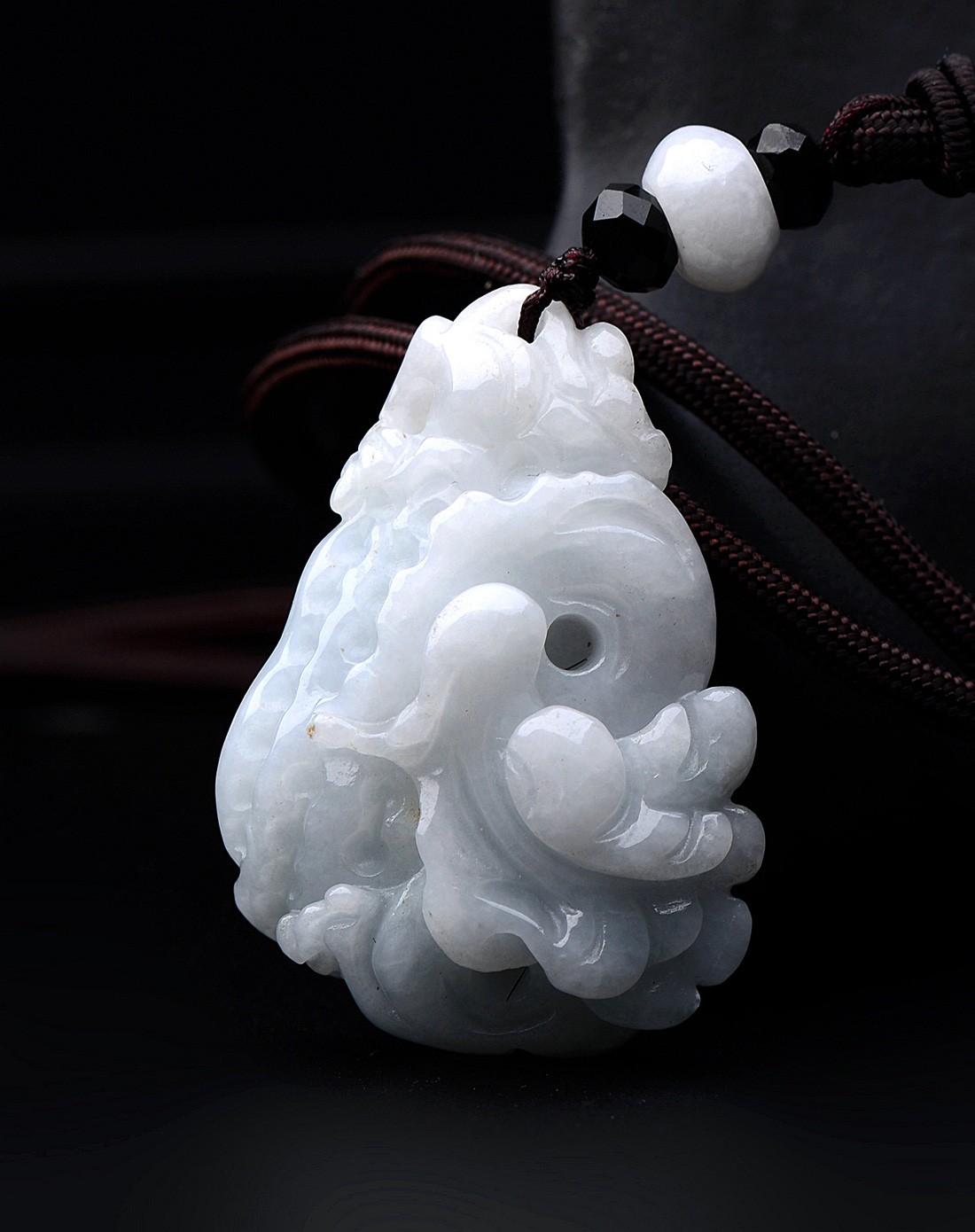 a货翡翠糯种莹白望子成龙吊坠