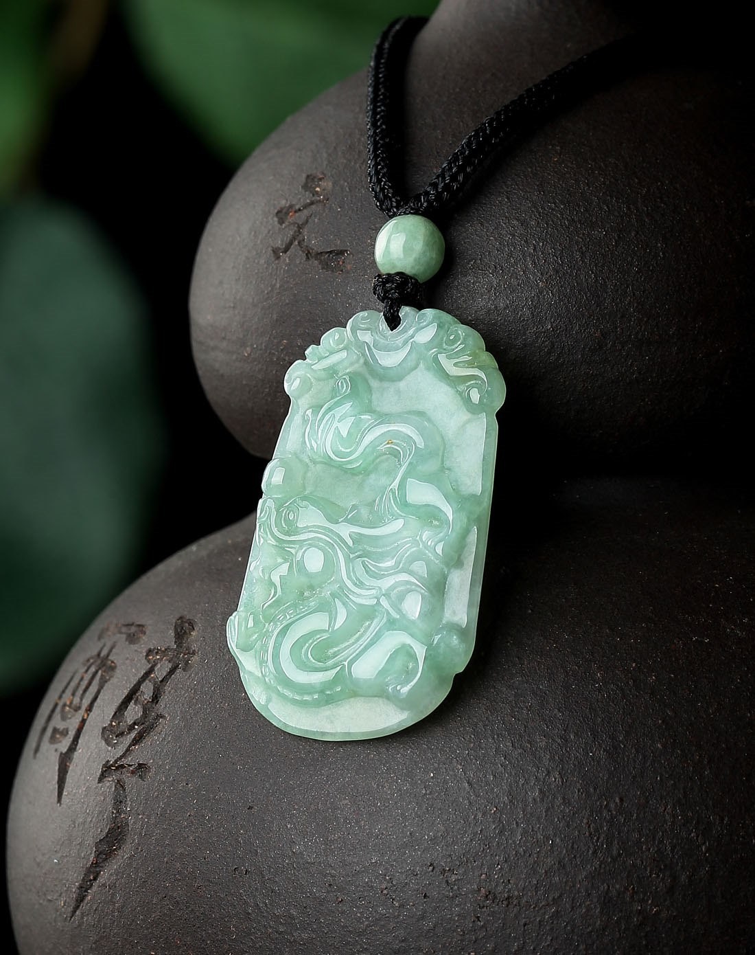 天然a货翡翠十二生肖-龙吊坠(附权威鉴定证书)