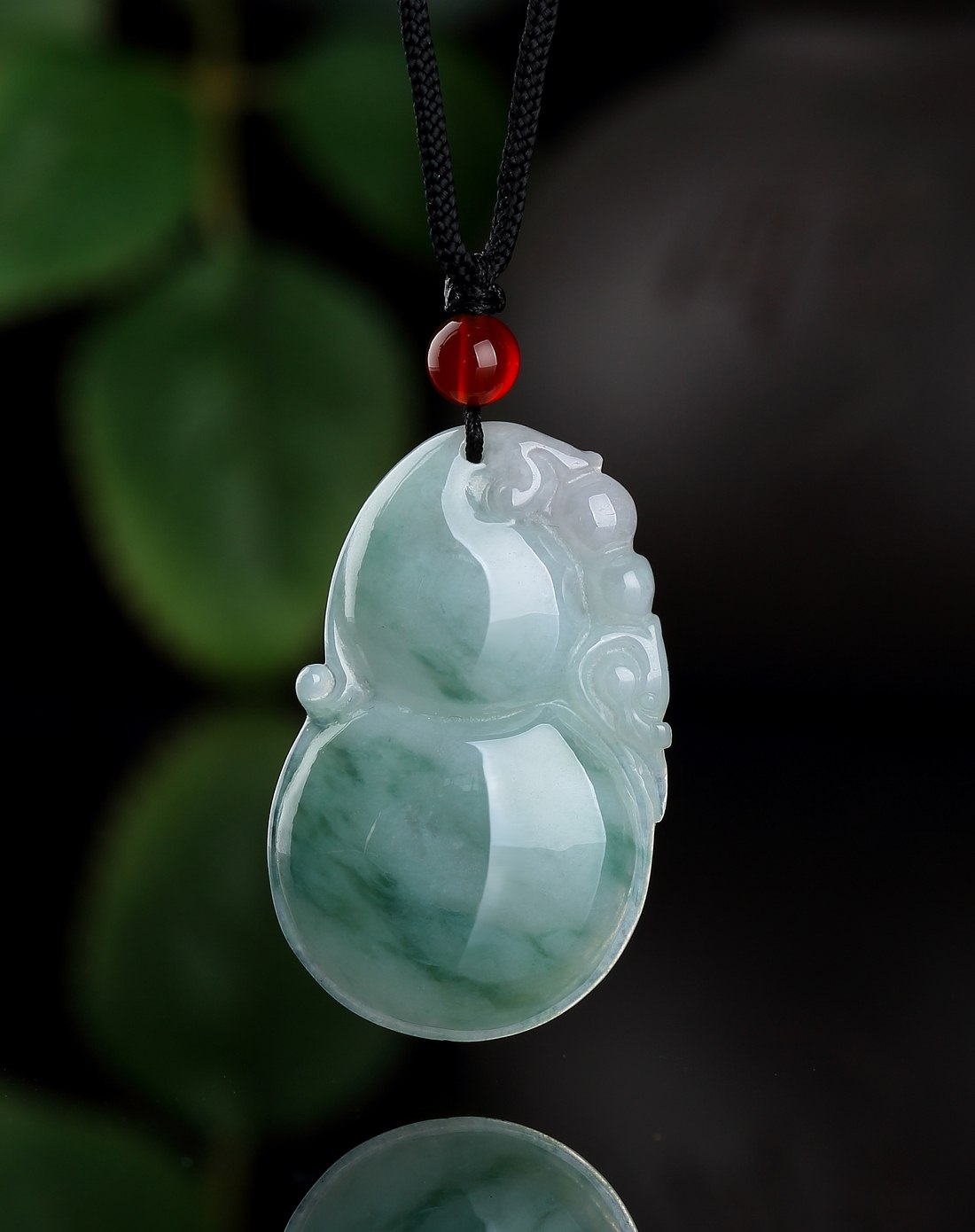 精雕超细腻冰糯种飘蓝花葫芦福禄天然a货翡翠吊坠(附权威鉴定证书)