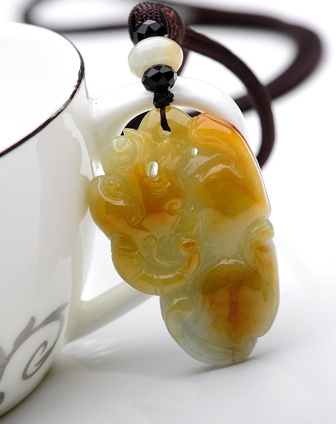 a货翡翠冰糯种黄翡辟邪瑞兽吊坠