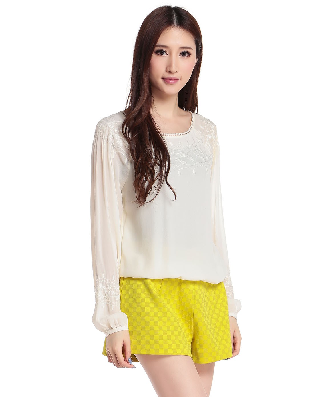 浅米黄色简洁气质长袖上衣