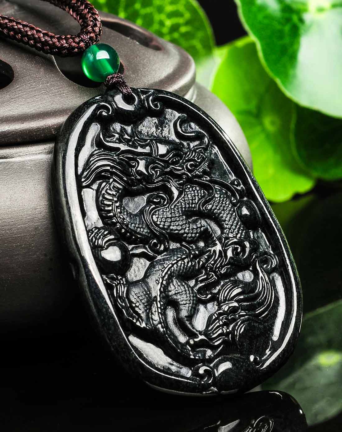 辟邪墨翠龙飞九天 强光带绿 天然翡翠a货挂件(附国检证书)