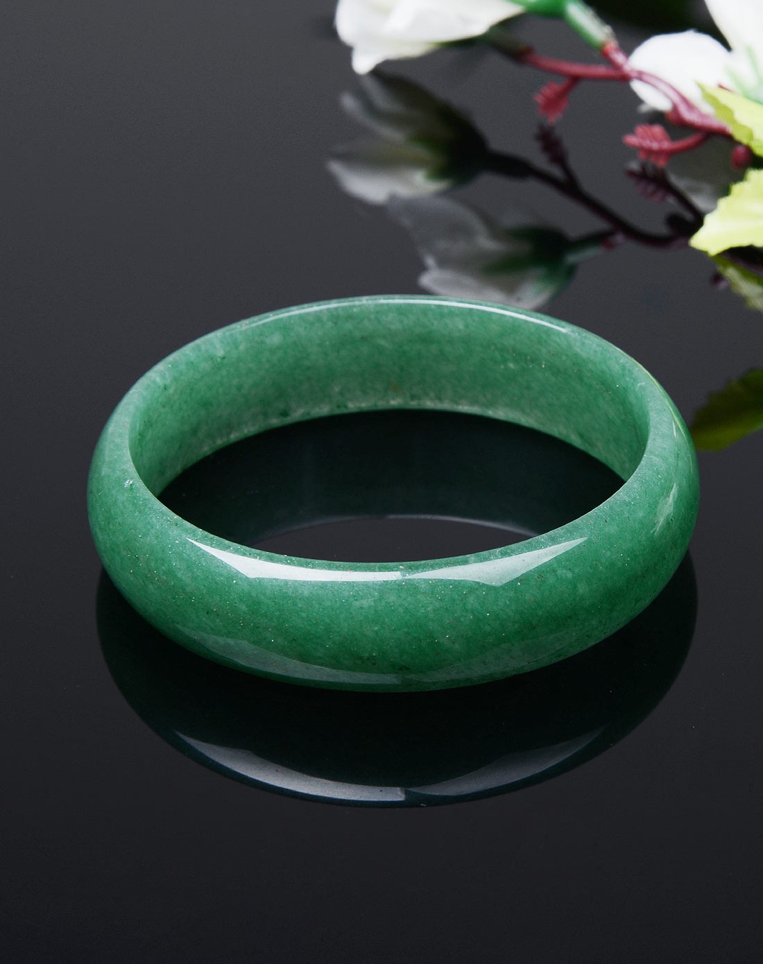 天然翠绿色东陵石手镯(附证书)