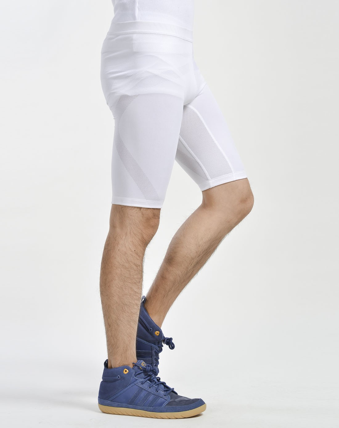 男款白色短裤 训练系列