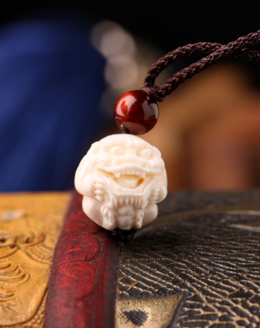 事事如意天然象牙微雕狮子头吊坠