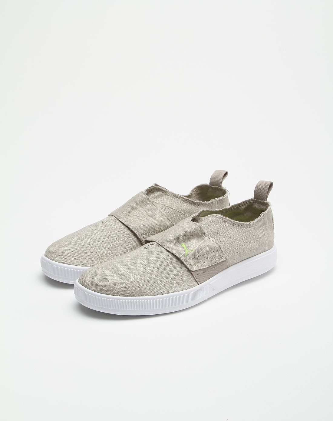 中性款灰绿色舒适休闲鞋