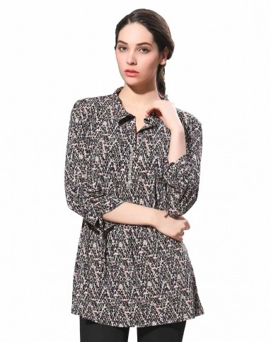 简约小翻领印花衬衫