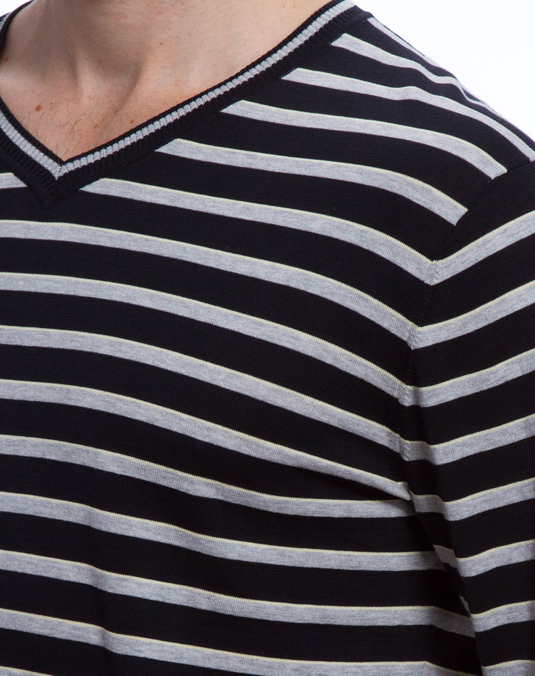 黑色横条纹休闲v领针织衫