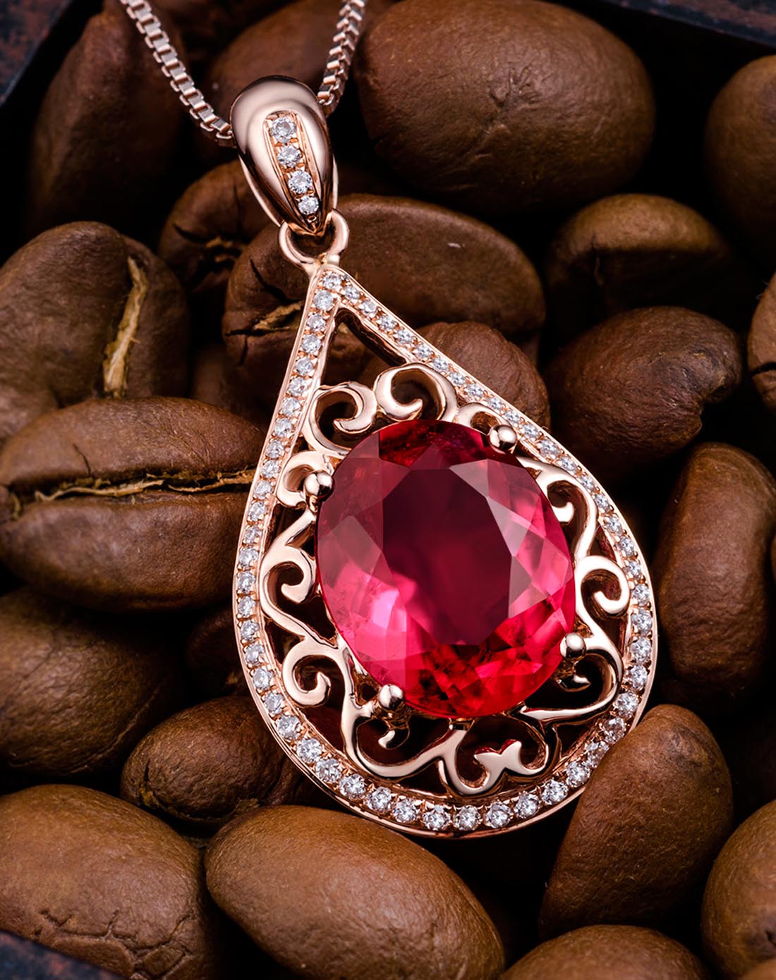18k玫瑰金2.64克拉红碧玺吊坠