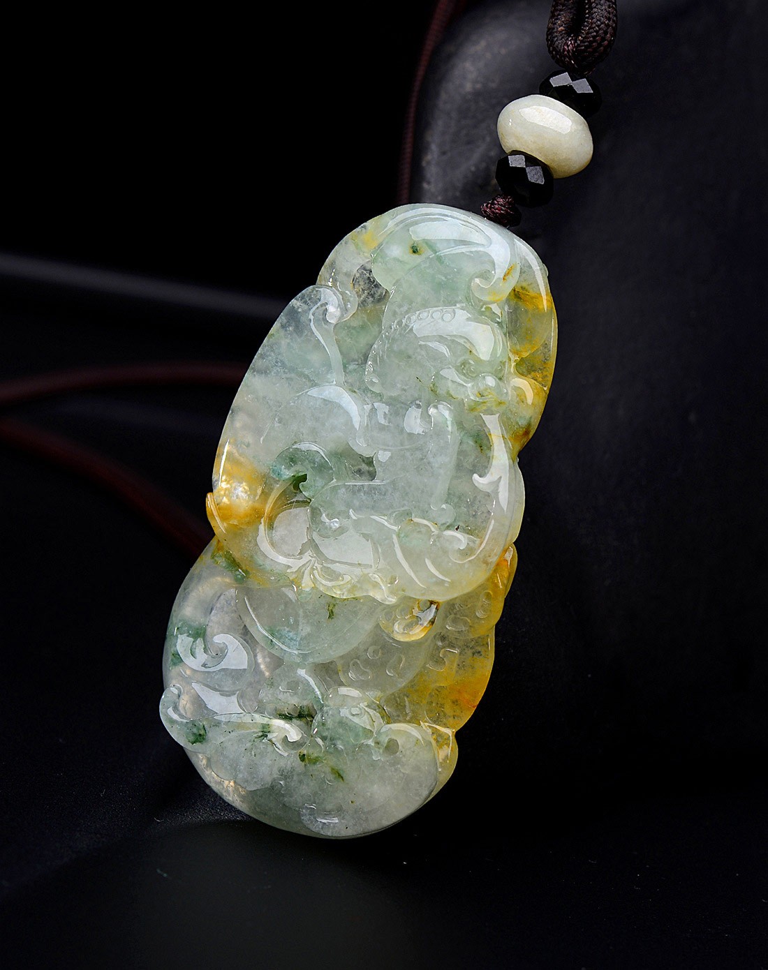 a货翡翠冰种三彩福满堂吊坠