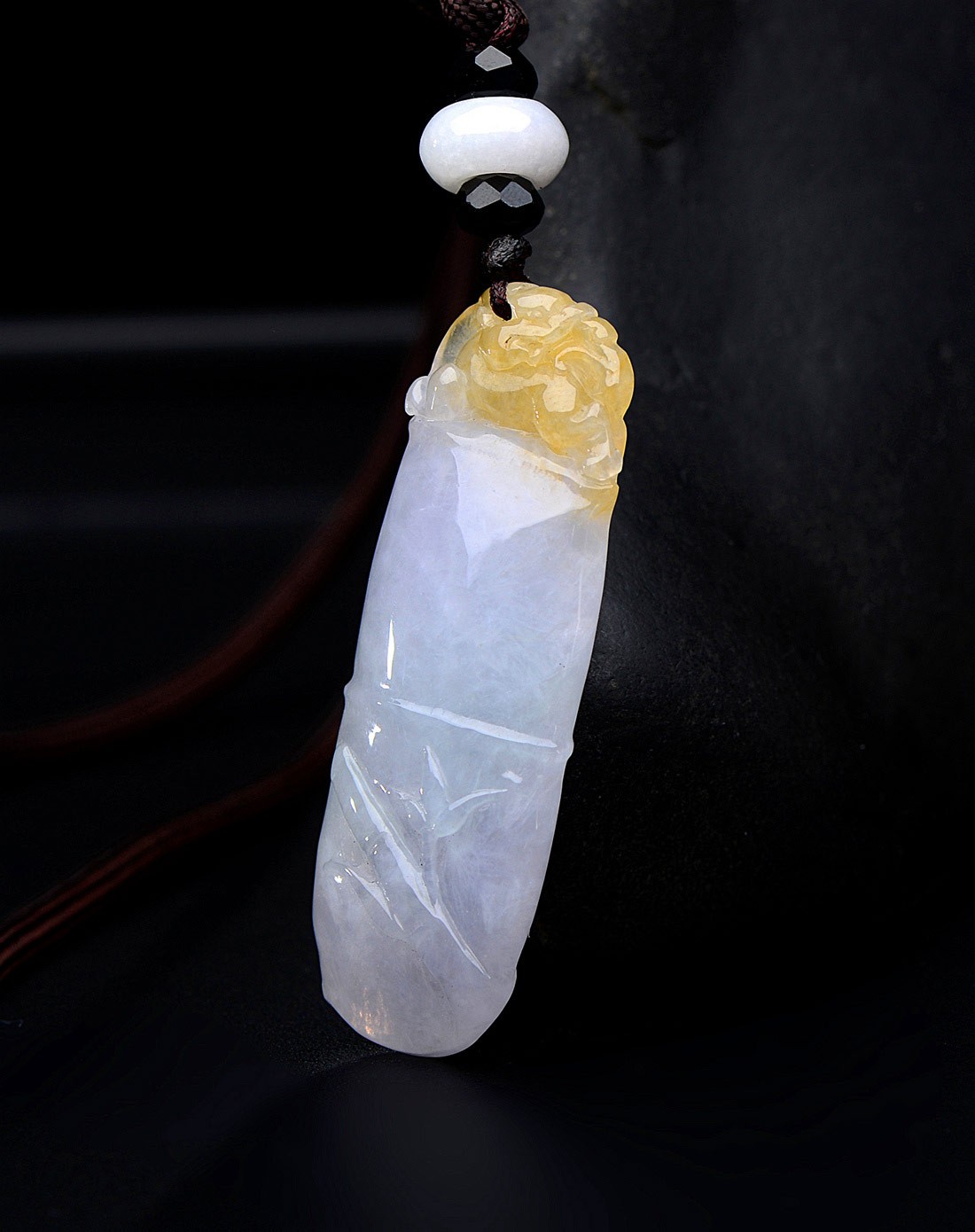 a货翡翠冰种俏色盈润无暇节节高吊坠