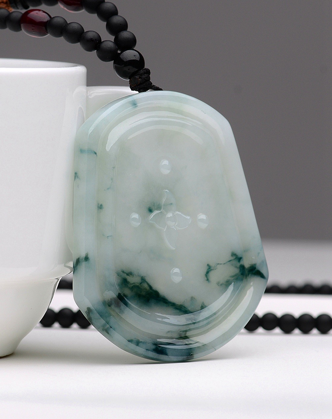 a货翡翠冰糯种飘花莲花观音吊坠