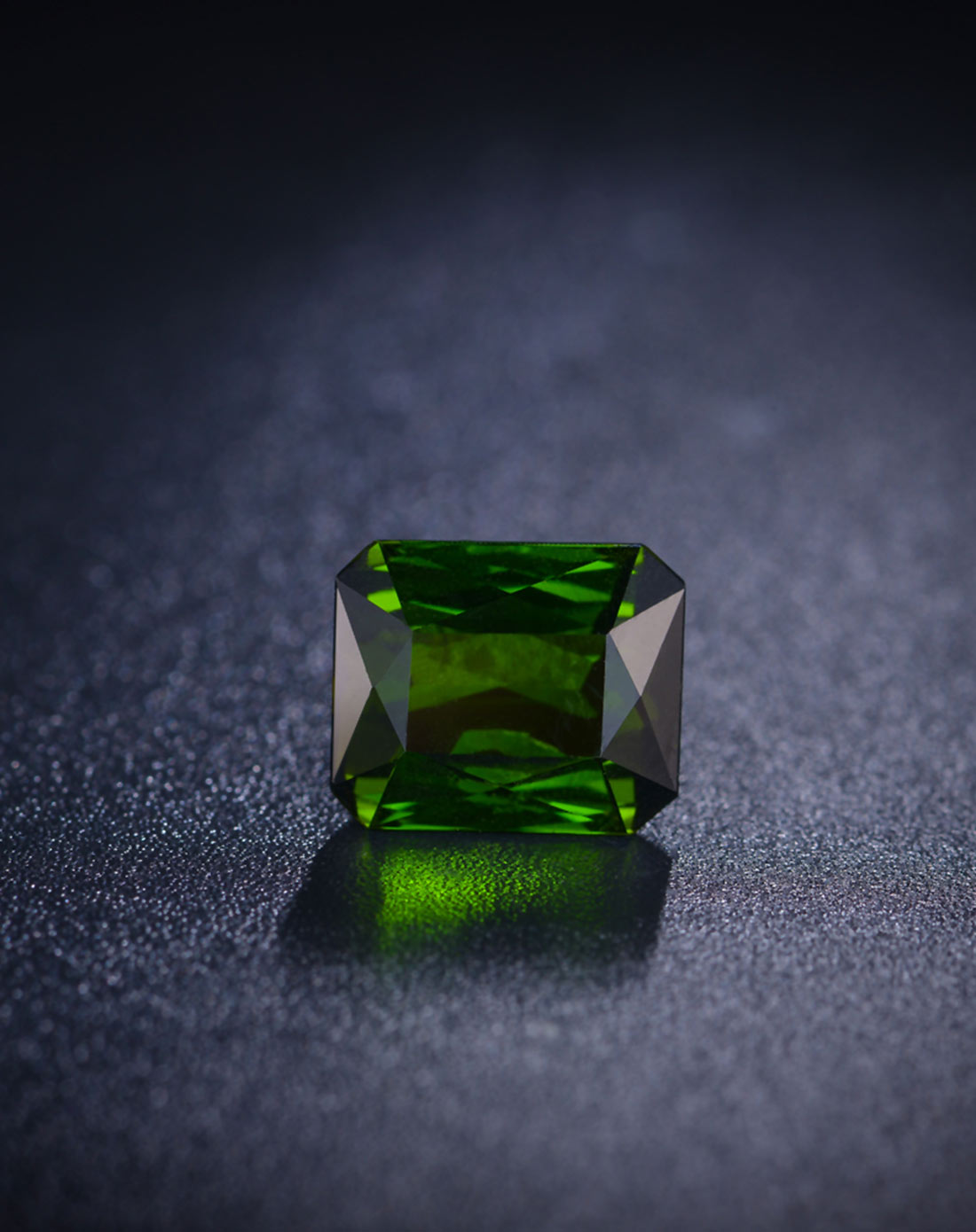 5克拉长方形八角绿碧玺宝石