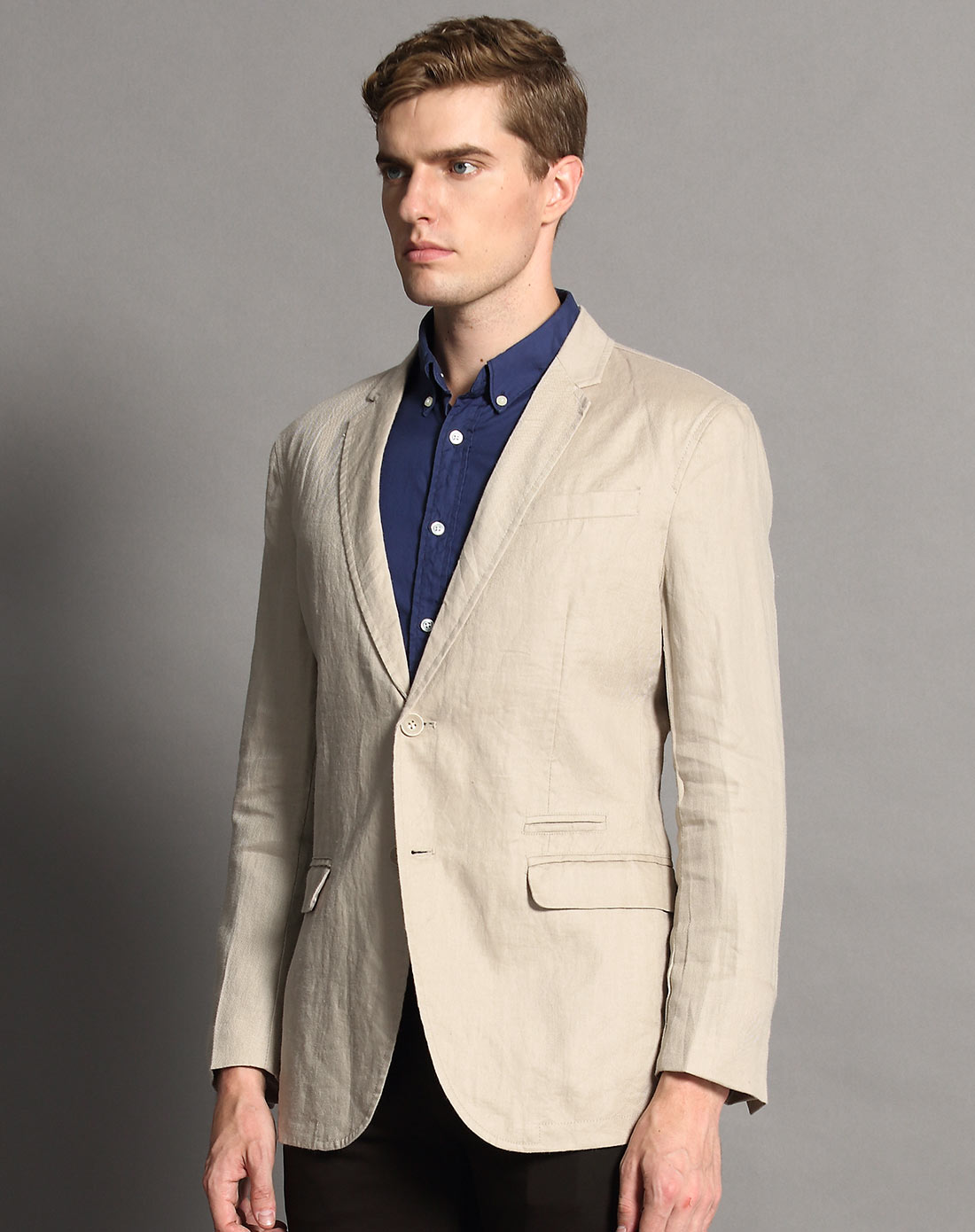 (无定价)米色亚麻面料西服