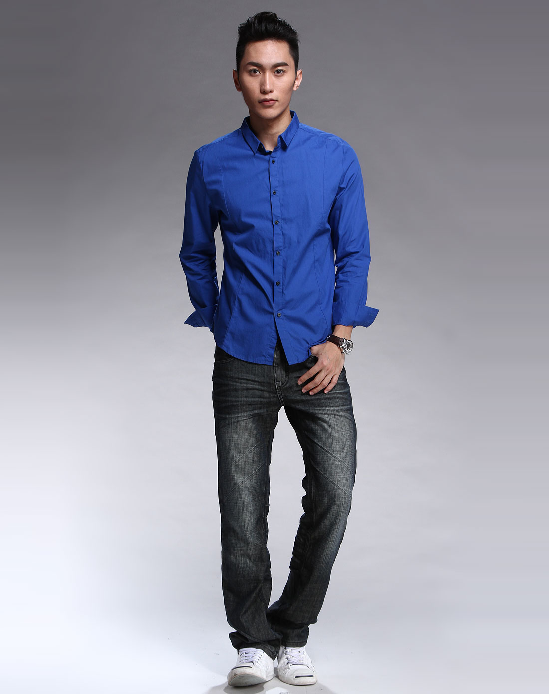 蓝色简约小领长袖衬衫