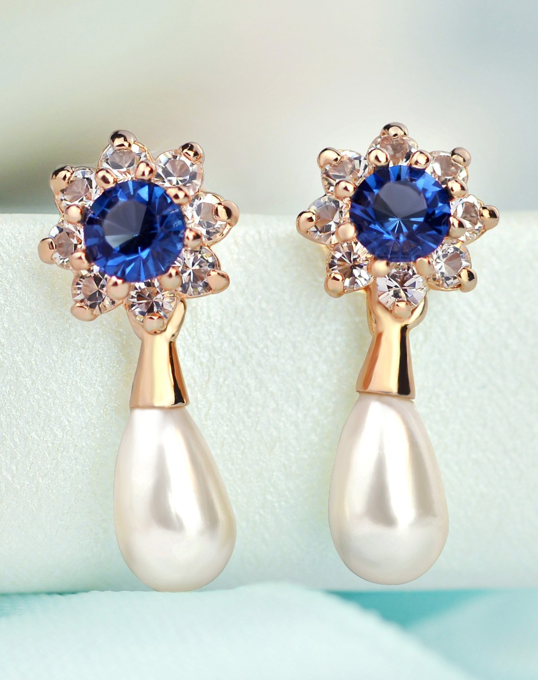蓝钻水滴人造珍珠耳环-蓝色