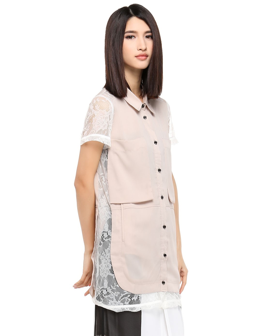 touch女装专场 > 杏/白色翻领蕾丝拼接开襟短袖长款上衣