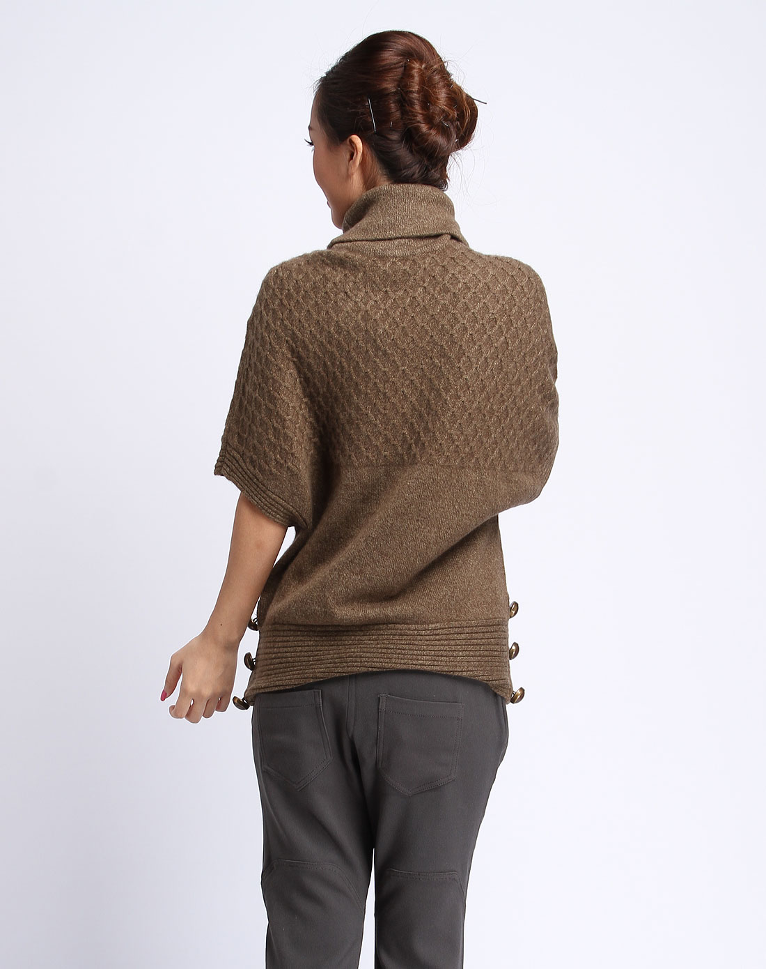 100%羊绒摩卡色时尚翻领中袖衫