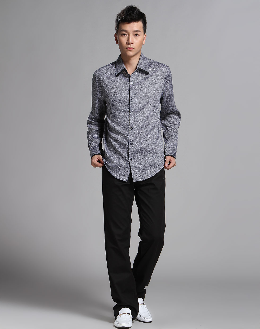 马克华菲 黑白色印花时尚长袖衬衫