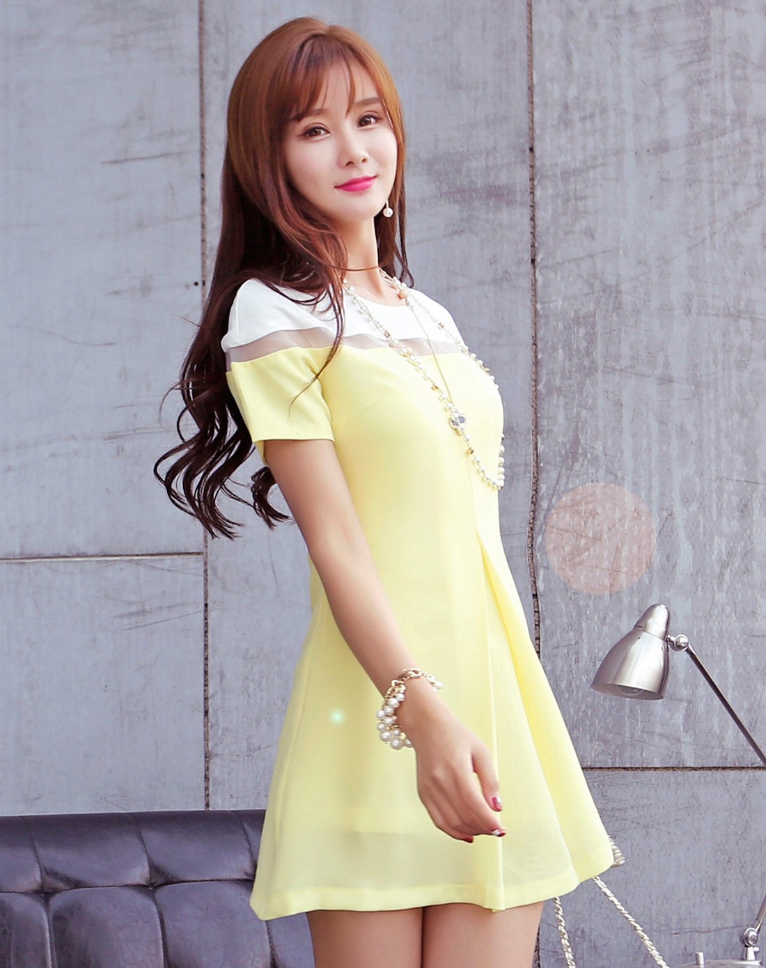 黄色清新淑女短袖连衣裙