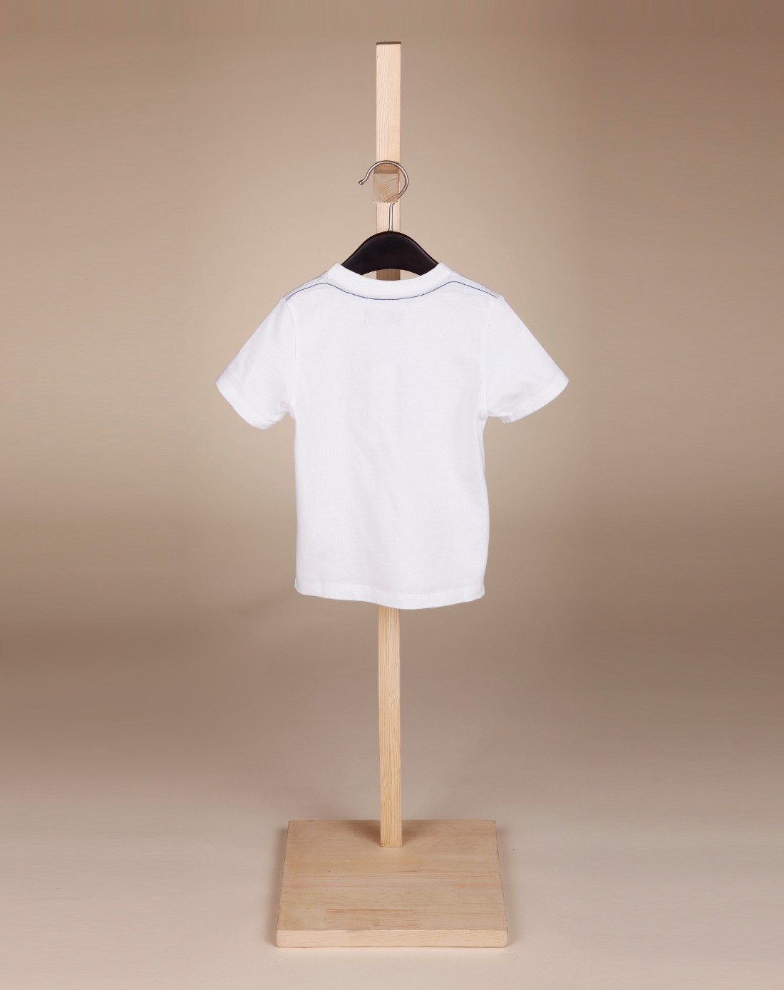 男童白色短袖圆领衫