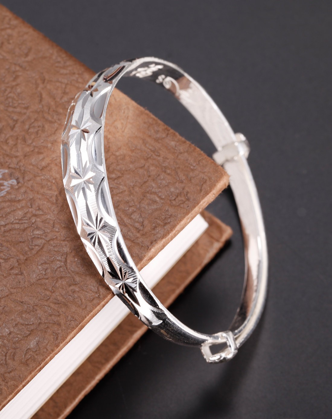 s999千足银吉祥车花工艺手镯24g(配检测证书)