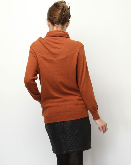 黄杏色时尚个性高领长袖毛衫