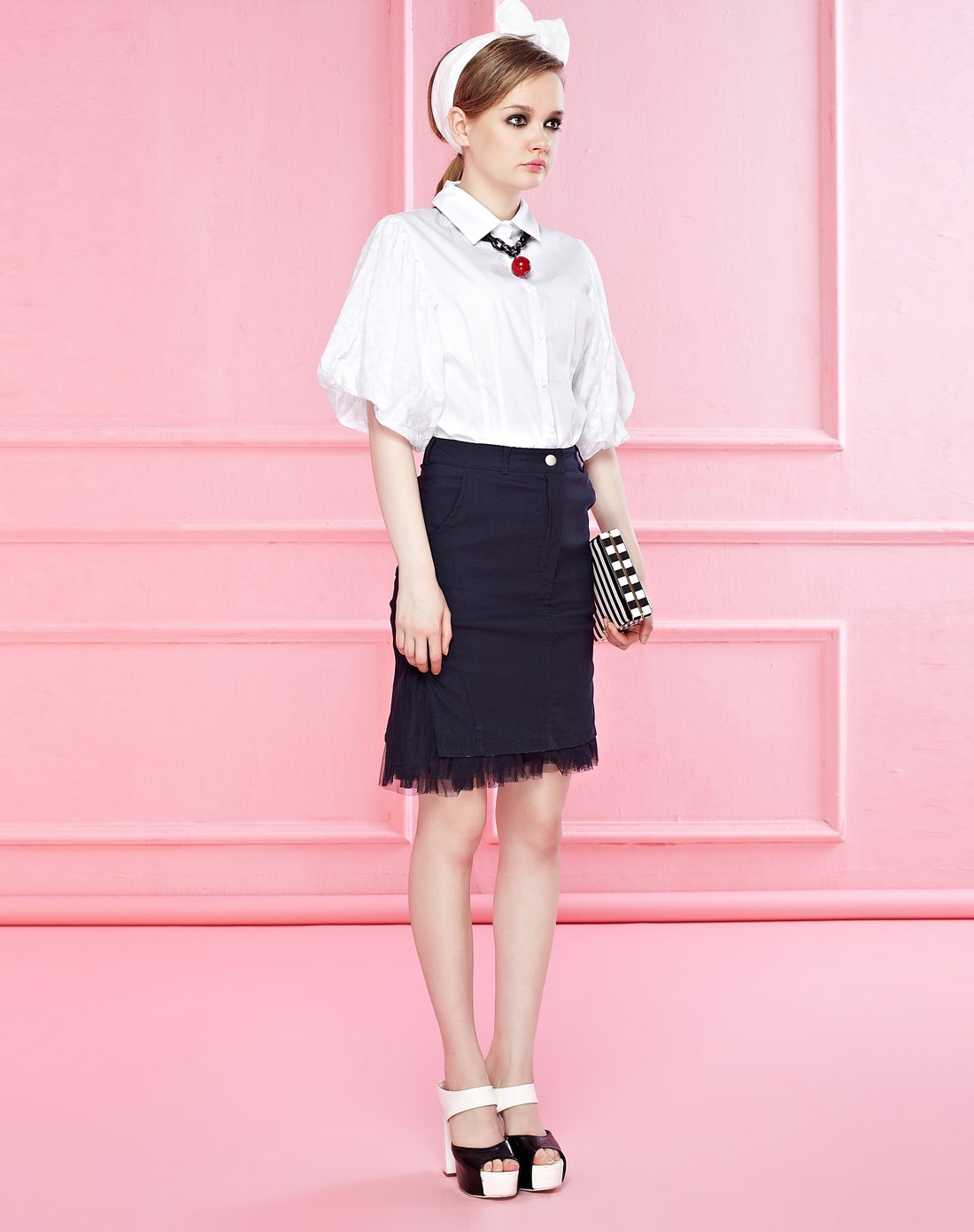 tt.color女装专场 > 白色喇叭袖翻领衬衫