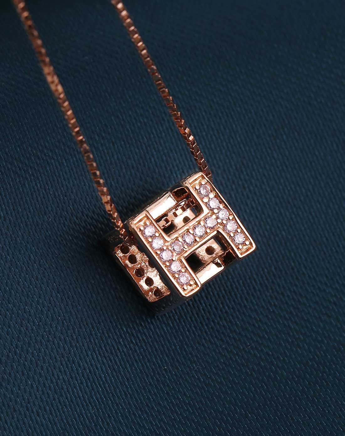 镀金s925银镶嵌施华洛世奇宝石立体镂空大牌经典款吊坠(赠s925银链)