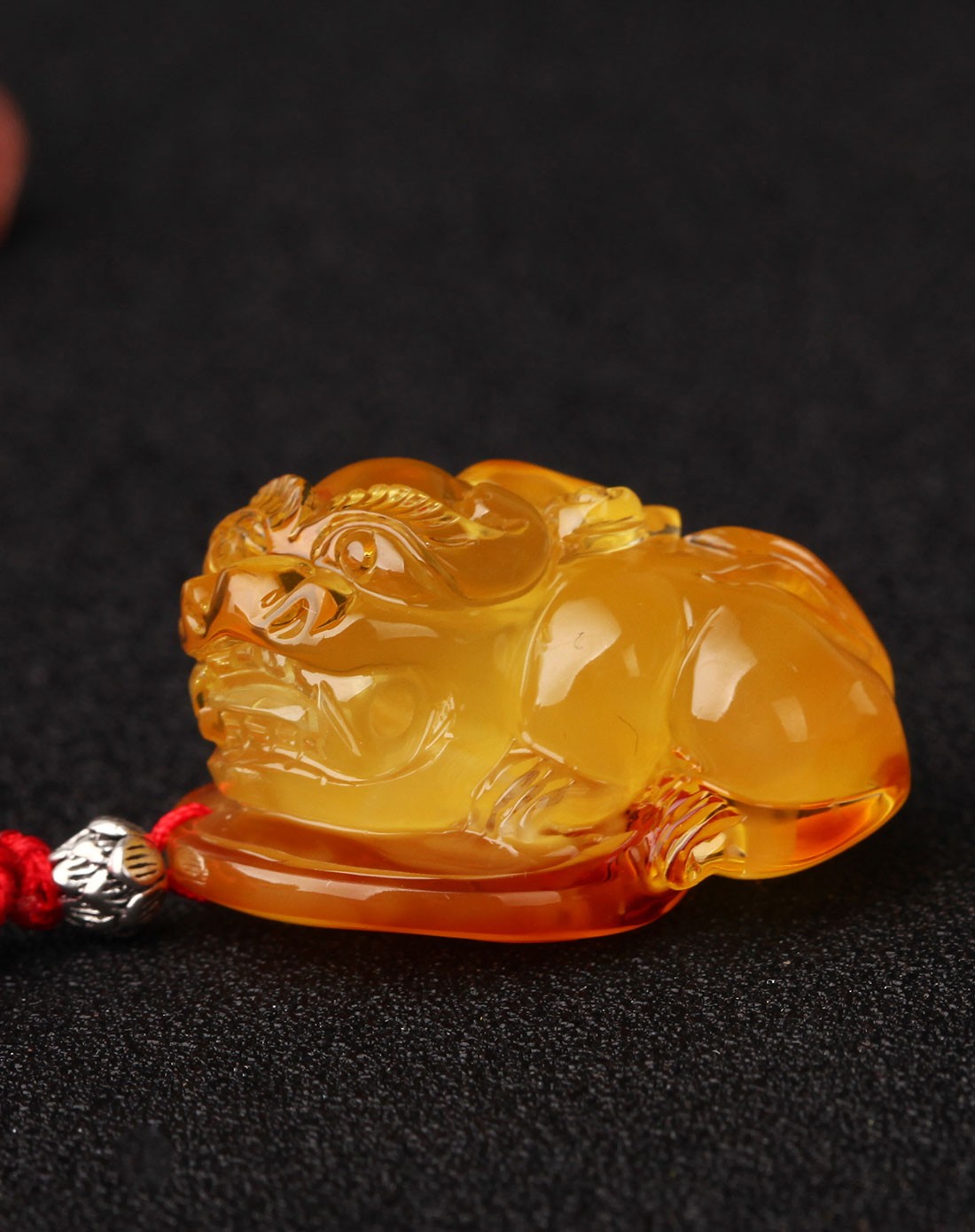 极品天然琥珀招财貔貅蜜蜡吊坠