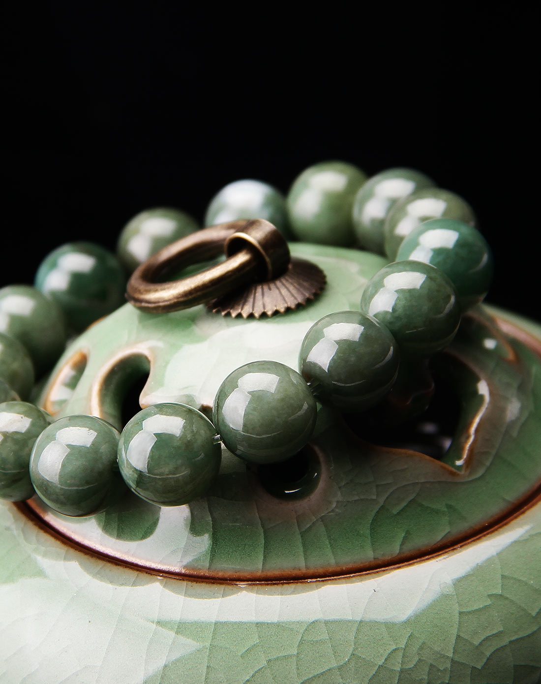 糯种油青绿翡翠手串(附证书)