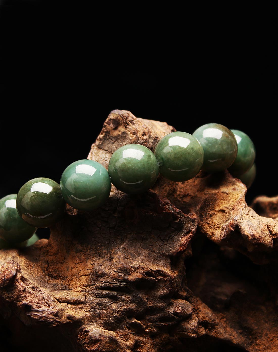 糯种油青绿翡翠手串(附证书)
