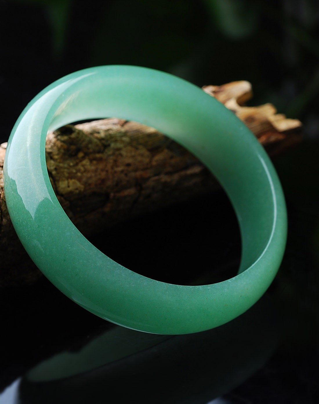 天然东陵玉手镯(附证书)