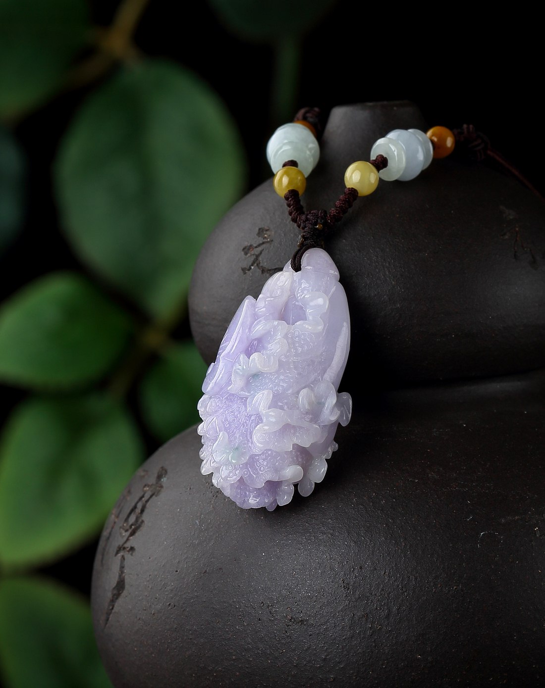 冰种水润别致满紫色白菜百财在手天然a货翡翠吊坠(附权威鉴定证书)