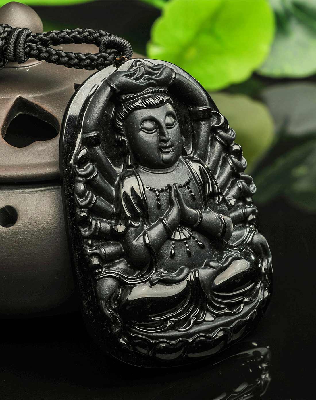 天然翡翠a货辟邪墨翠千手观音挂件 强光三分之一绿(附国检证书)