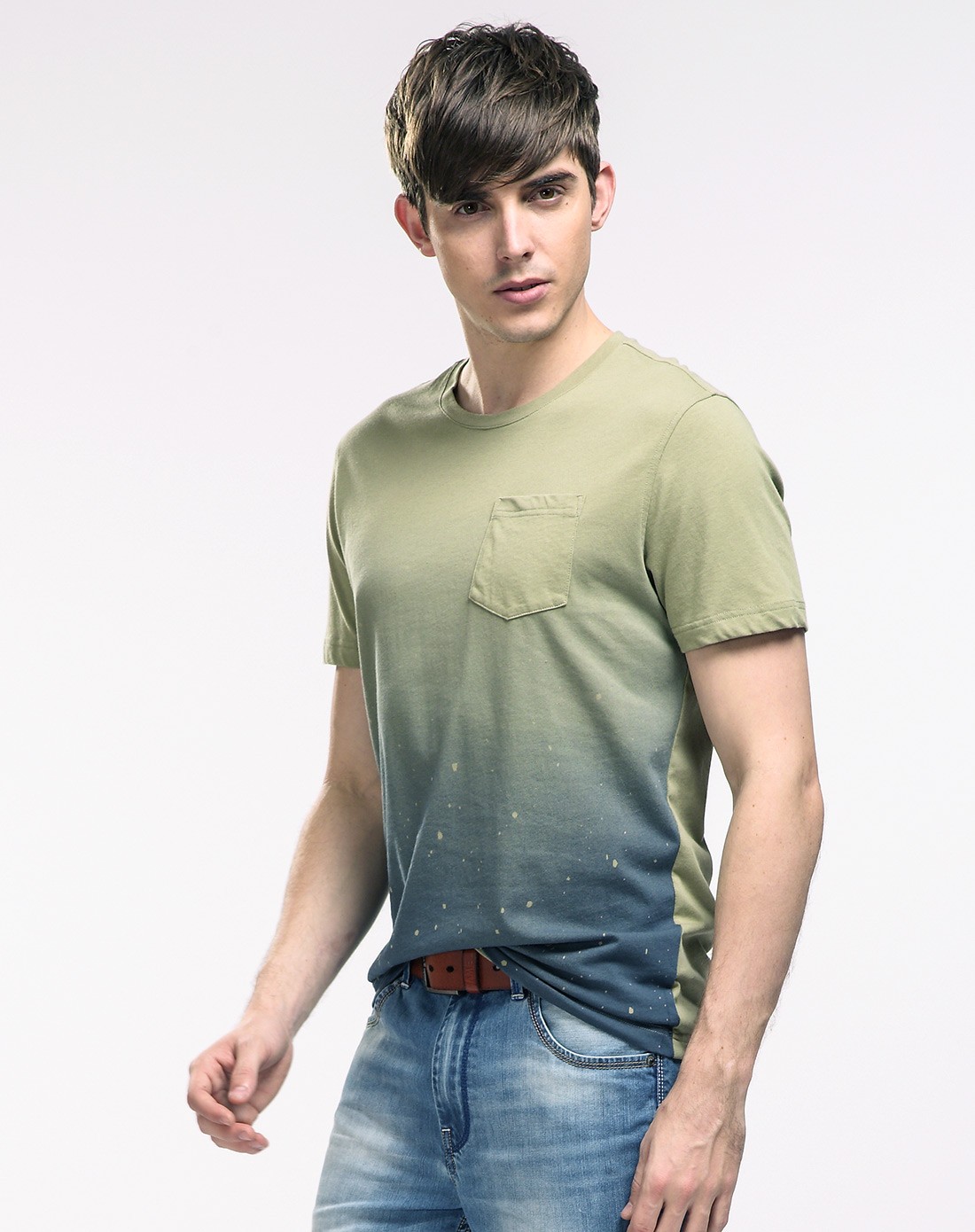 男款灰绿色短袖t恤 圆领日常休闲