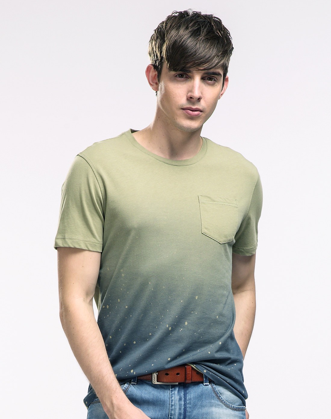 男款灰绿色短袖t恤 圆领日常休闲