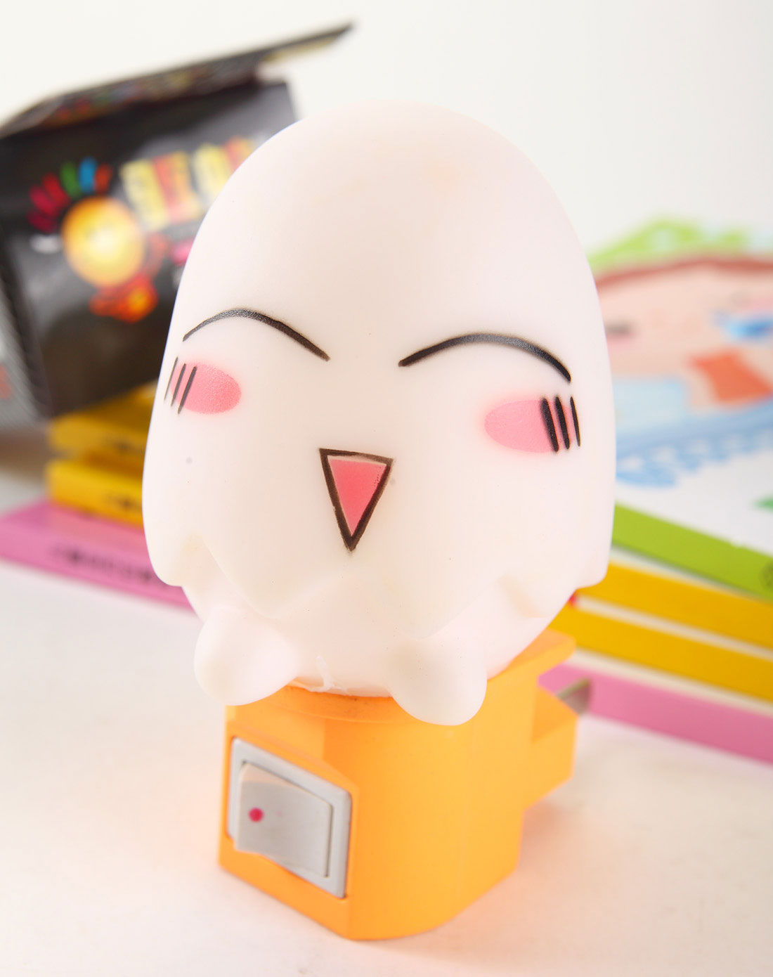 白色小夜灯鸡蛋人