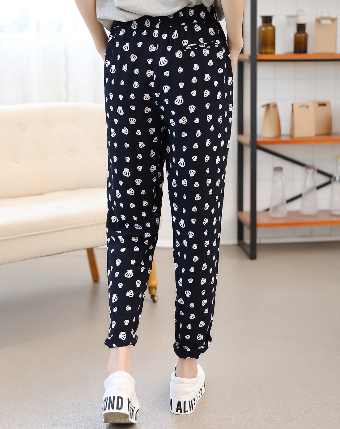 女款贝壳花版休闲裤