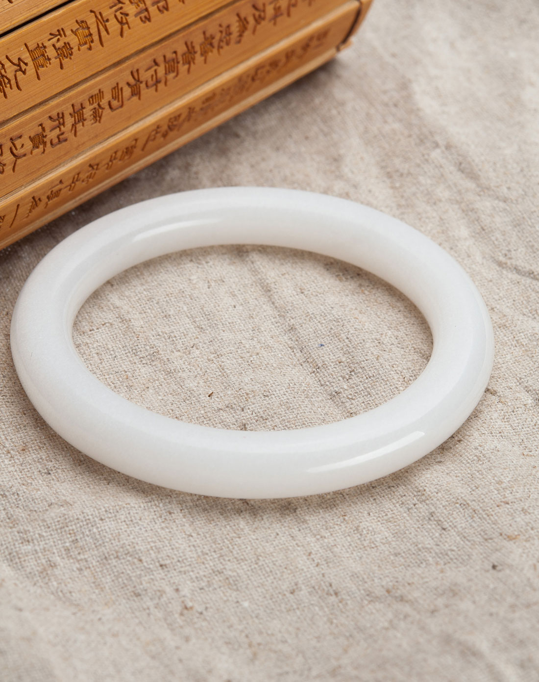 白色石英岩手镯