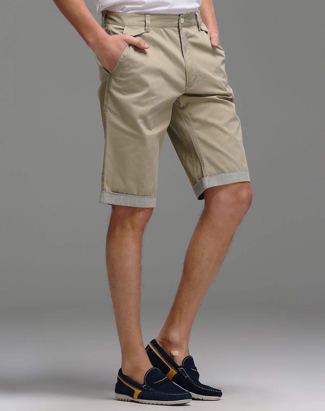 男浅卡其色青年纯棉休闲短裤