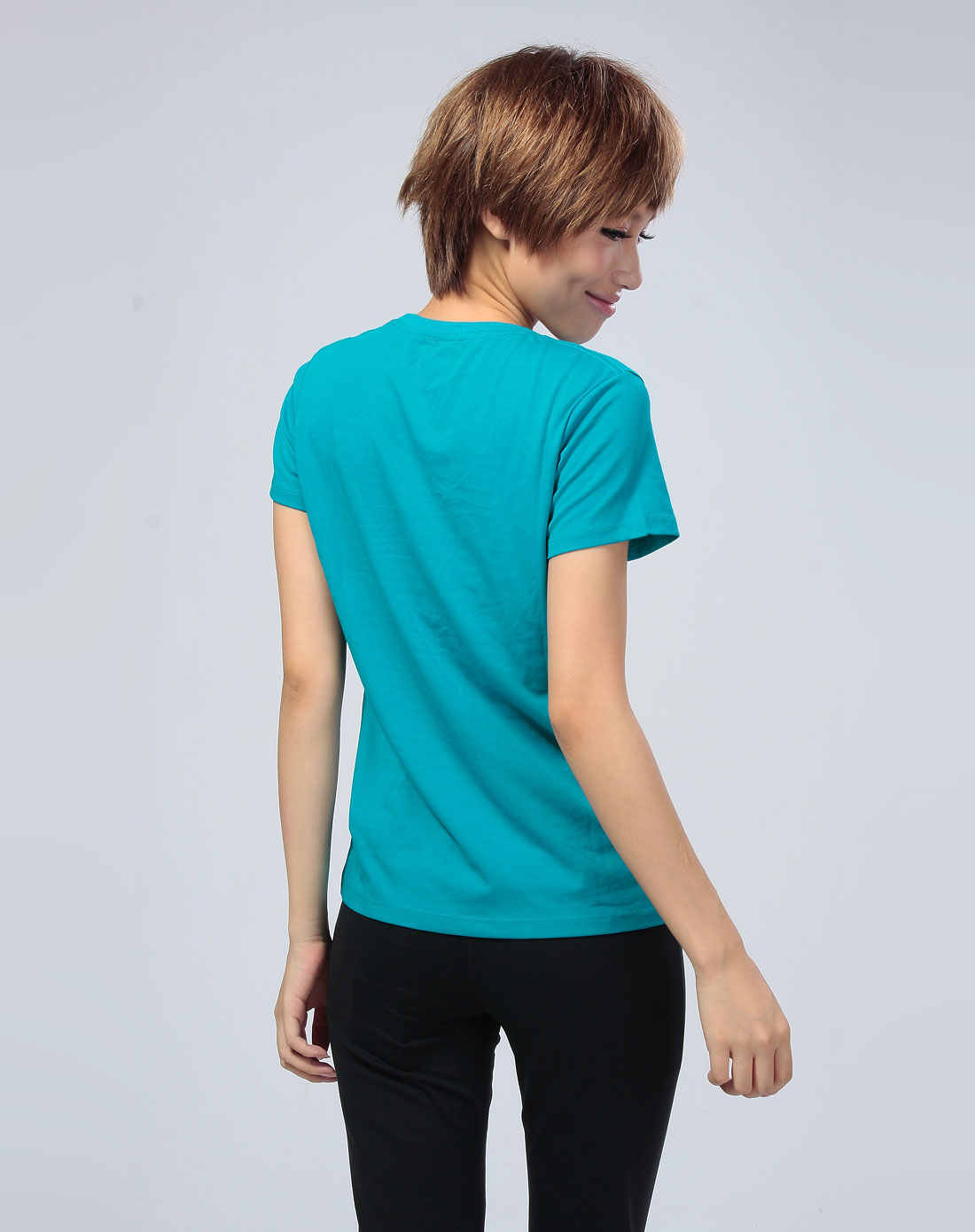 蓝绿色时尚t字印花短袖t恤