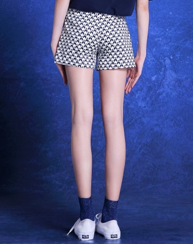 小维同学印花隐形拉链高腰短裤白底印花