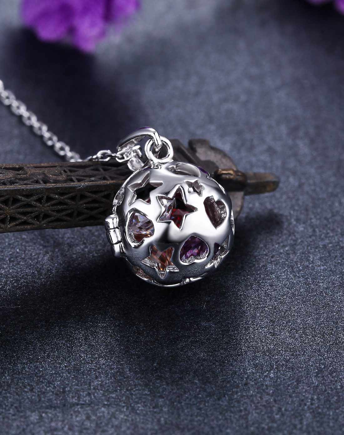 时尚镂空球套链