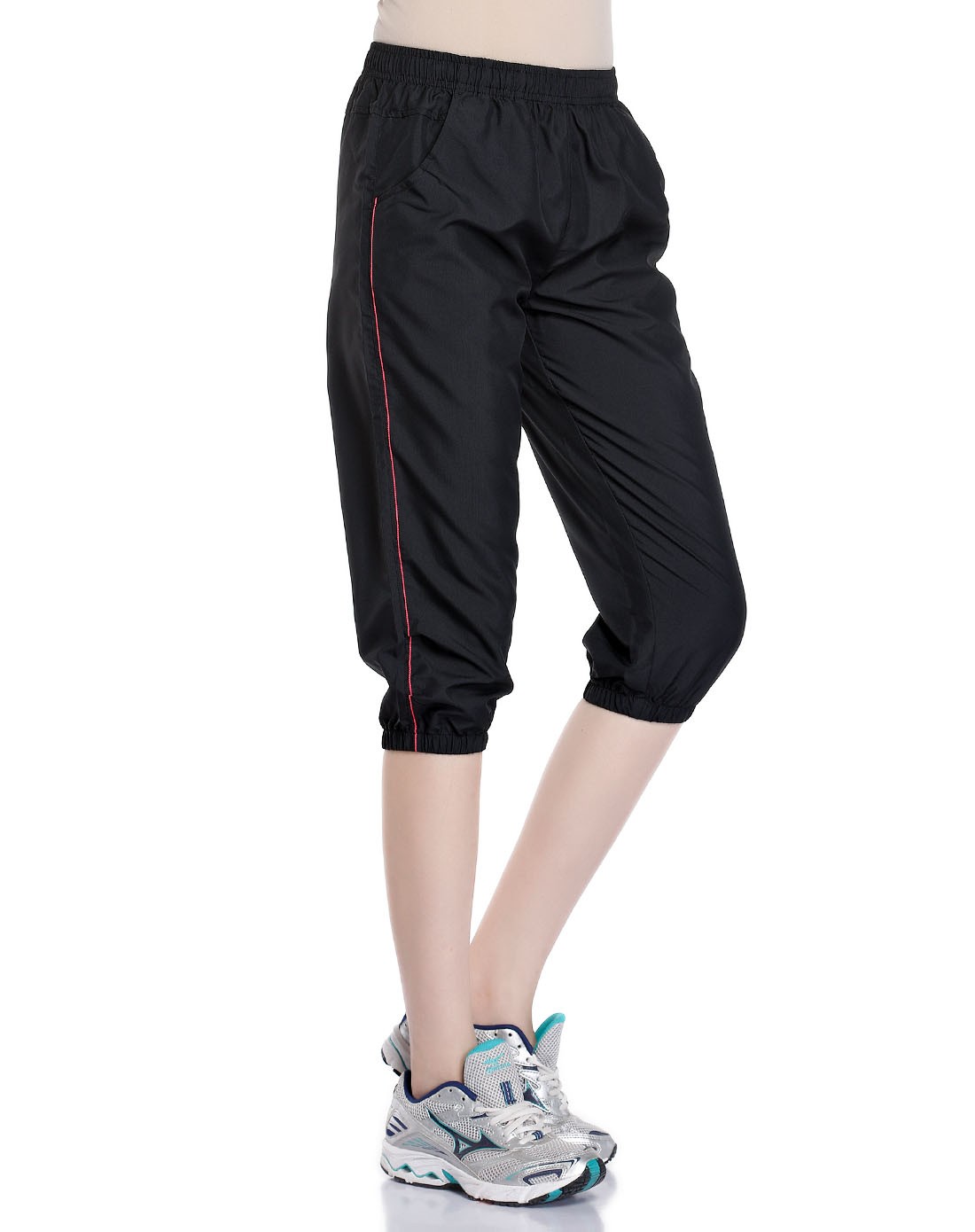 舒适超薄 女款黑色运动七分裤 简约个性