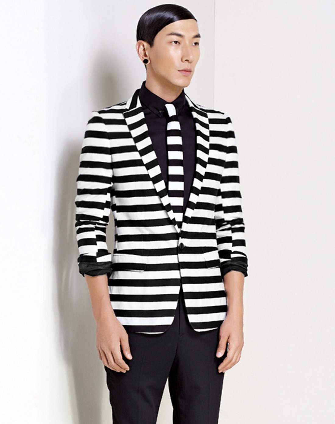 男士黑白条纹休闲便服